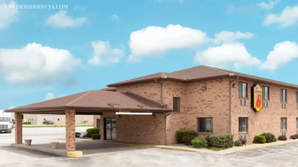 Super 8 by Wyndham Green Bay Near Stadium